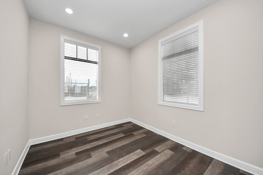 More Photos Of 2035 N Mason Rd, Katy Medical For Lease