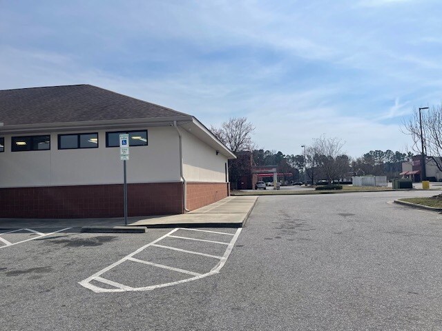 More Photos Of 2000 E Arlington Blvd, Greenville Freestanding For Sale