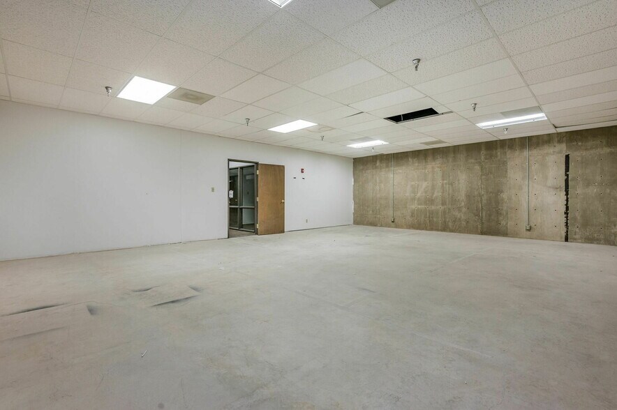 More Photos Of 8101 SW 34th, Amarillo Office For Lease