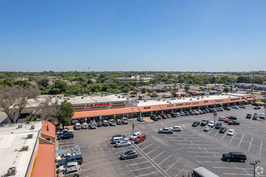 More Photos Of 9616 N Lamar Blvd, Austin Unknown For Lease
