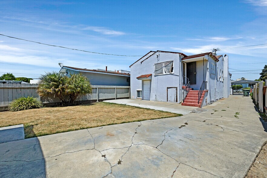 More Photos Of 1755 Washington Ave, San Leandro Bar For Sale