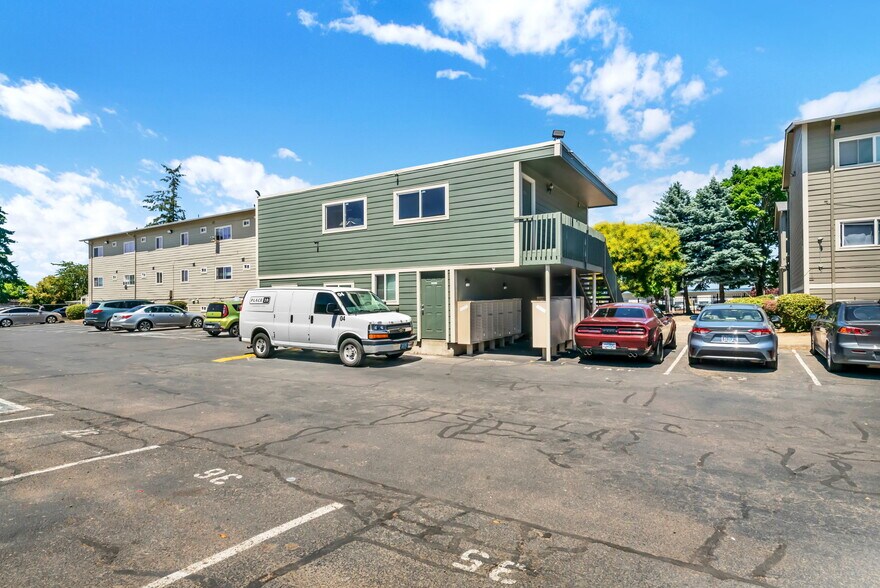 More Photos Of 2520 Hyacinth St NE, Salem Apartments For Sale