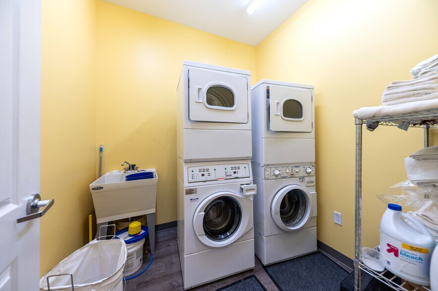 More Photos Of 74 Erin Dr, Morgantown Office For Sale