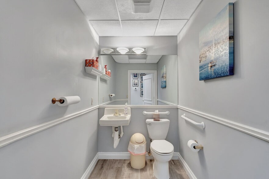 More Photos Of 5608 PGA Blvd, Palm Beach Gardens Medical For Lease