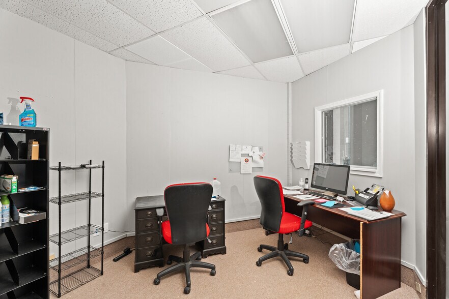 More Photos Of 1212 S Air Depot Blvd, Oklahoma City Office For Sale