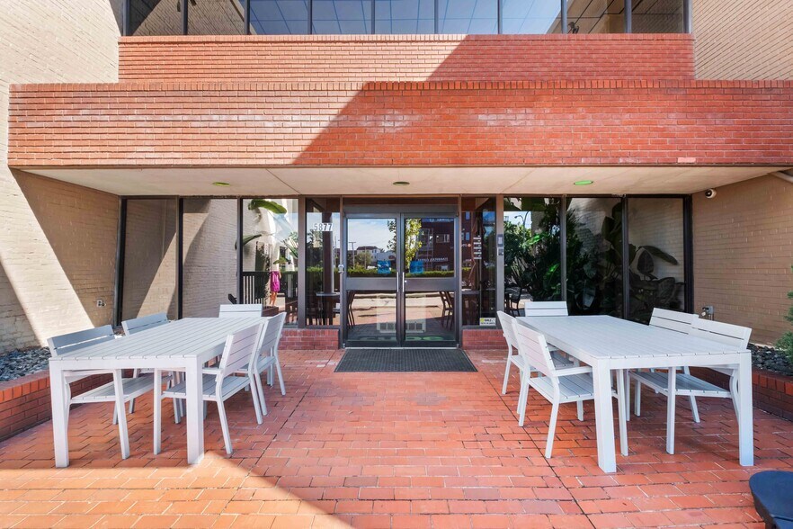 More Photos Of 5877 Commerce St, Pittsburgh Office For Sale