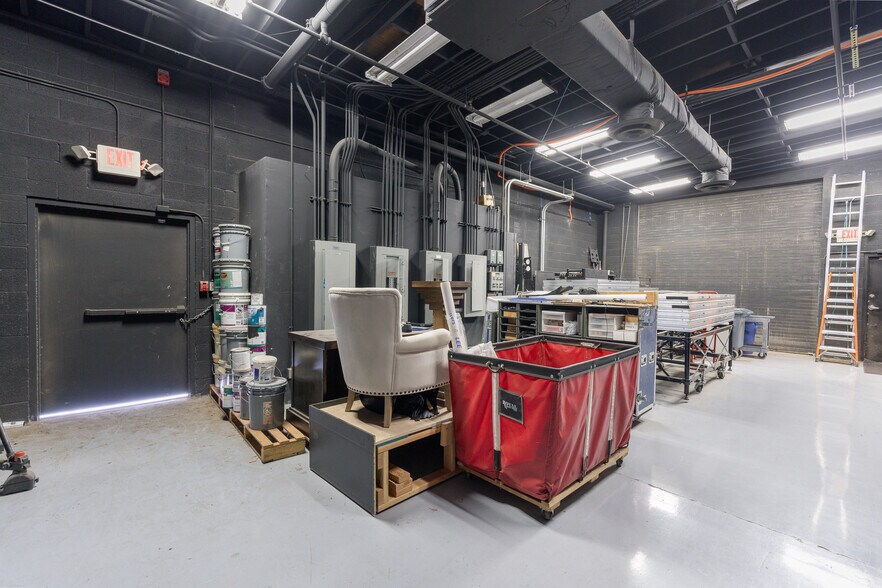 More Photos Of 2235 W Alice Ave, Phoenix Research And Development For Sale