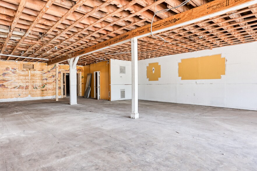 More Photos Of 403-411 Pennsylvania Ave, Savannah Storefront Retail Office For Sale