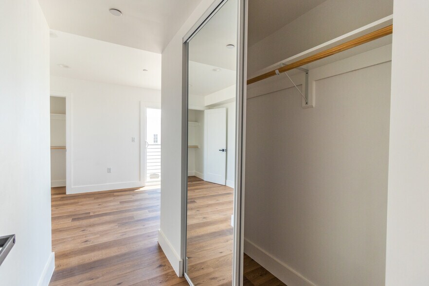 More Photos Of 4505 W 18th St, Los Angeles Multifamily For Sale