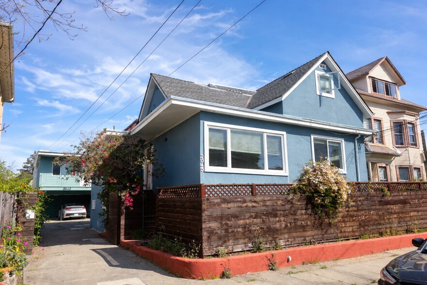 More Photos Of 2045 Emerson St, Berkeley Apartments For Sale