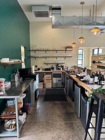 More Photos Of 425 N Main St, Harrisonburg Storefront For Lease