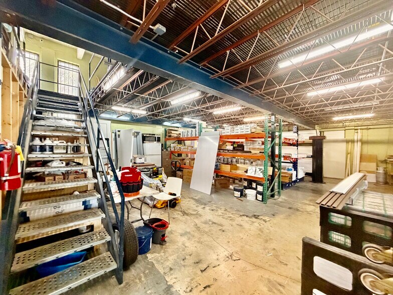 More Photos Of 3090 SW 8th St, Miami Freestanding For Lease
