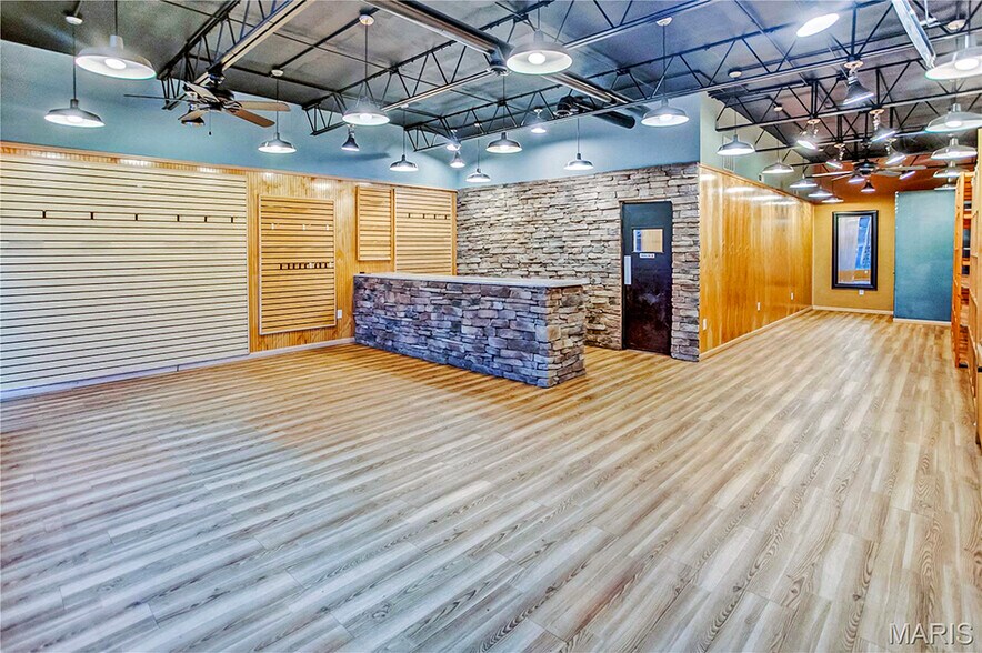 More Photos Of 2721 Madison Ave, Granite City General Retail For Sale