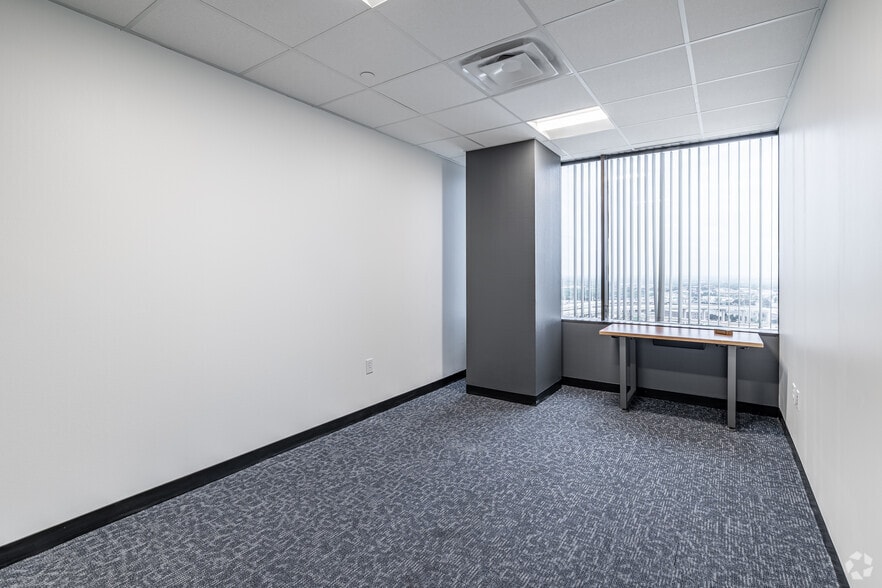More Photos Of 7550 W Interstate 10, San Antonio Office For Lease