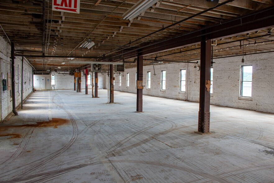 More Photos Of 1224 Mill St, Jasper Manufacturing For Lease