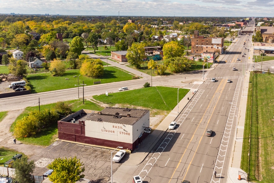 More Photos Of 4515 Grand River Ave, Detroit Freestanding For Lease