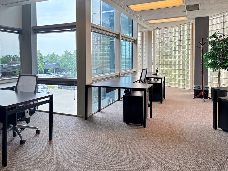 More Photos Of 100 W Big Beaver Rd, Troy Coworking Space