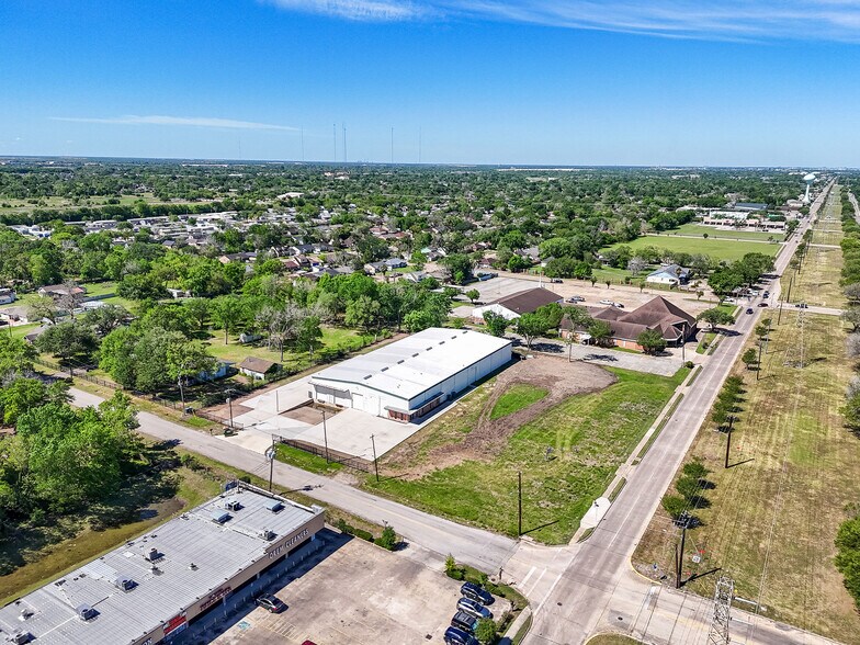 More Photos Of 13810 Ambrose, Houston Warehouse For Sale