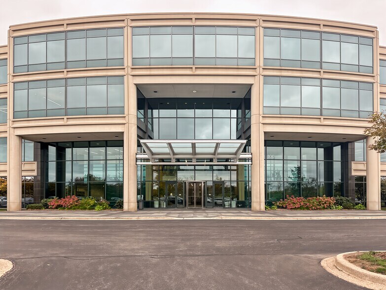 More Photos Of 100 S Saunders Rd, Lake Forest Coworking Space