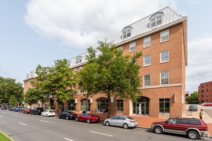 More Photos Of 600 Pennsylvania Ave SE, Washington Office For Lease