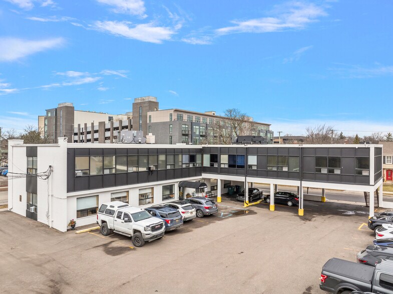 More Photos Of 801 S Adams Rd, Birmingham Office For Sale
