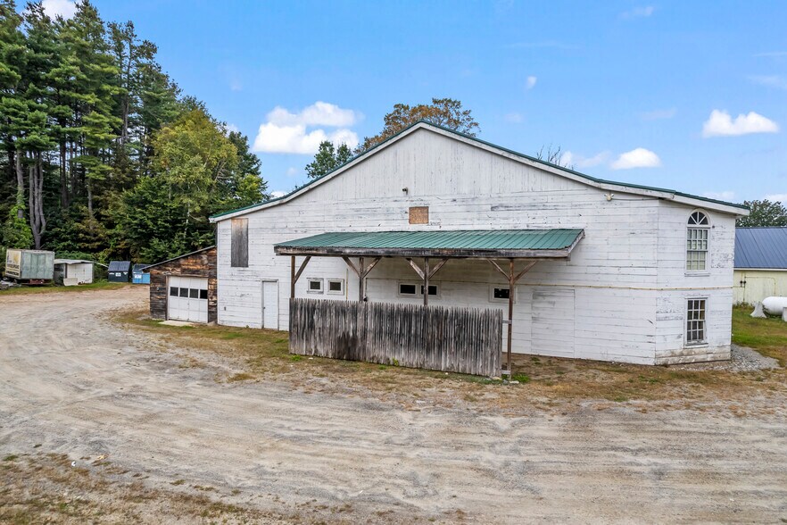 More Photos Of 680 Maine Ave, Farmingdale Storefront Retail Office For Lease