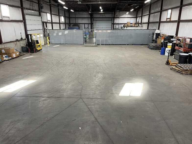 More Photos Of 190 Swan St, Providence Warehouse For Lease