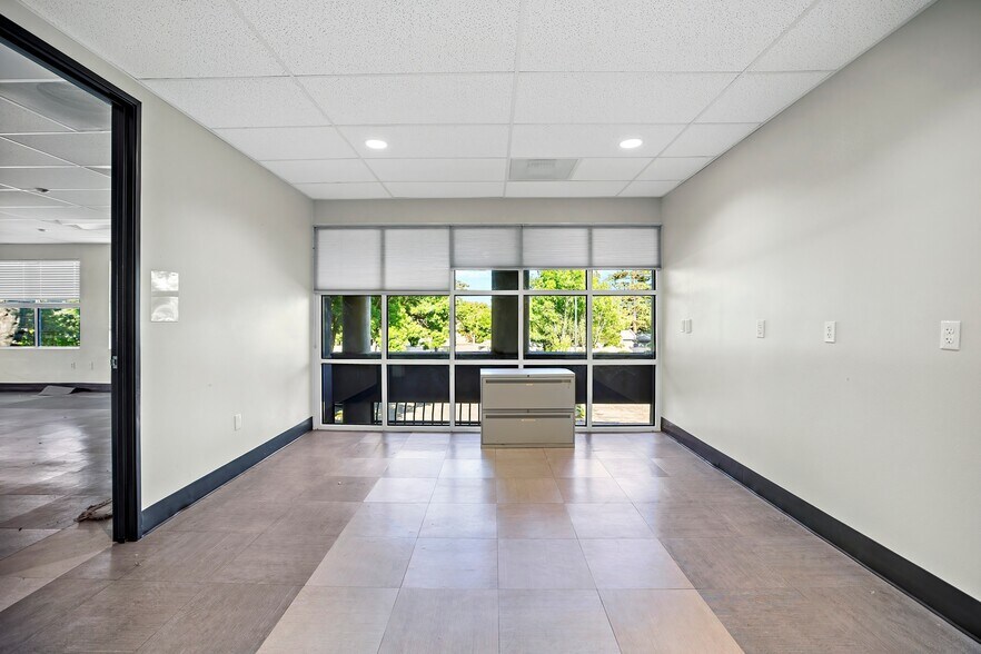 More Photos Of 8338 West Ln, Stockton Office For Sale
