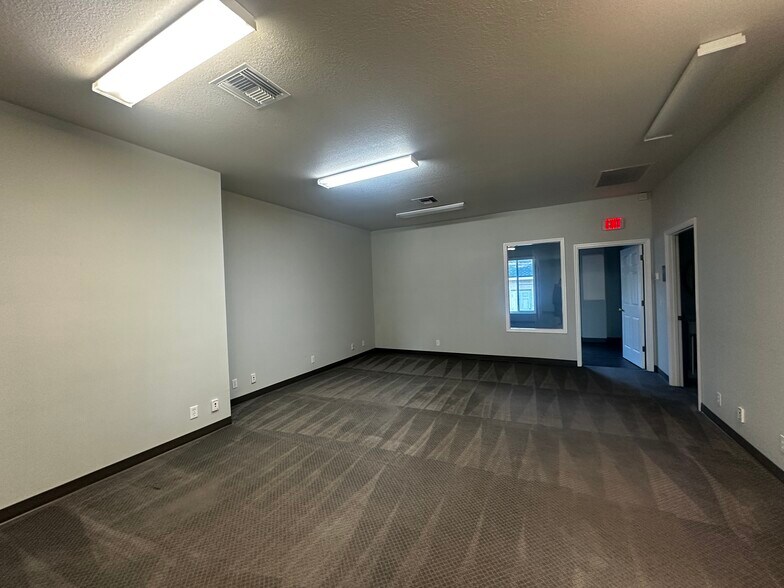 More Photos Of 1302 SE 25th Loop, Ocala Medical For Lease