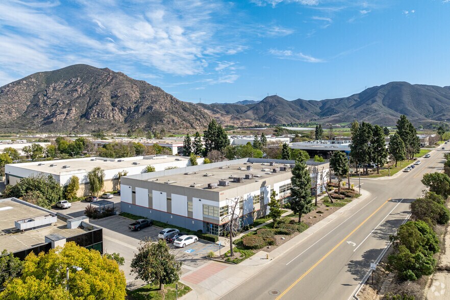 More Photos Of 4682 Calle Bolero, Camarillo Warehouse For Lease