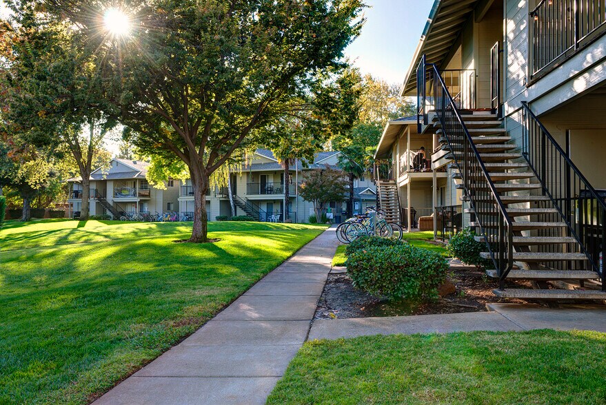 Primary Photo Of 721 W 11th St, Chico Apartments For Sale