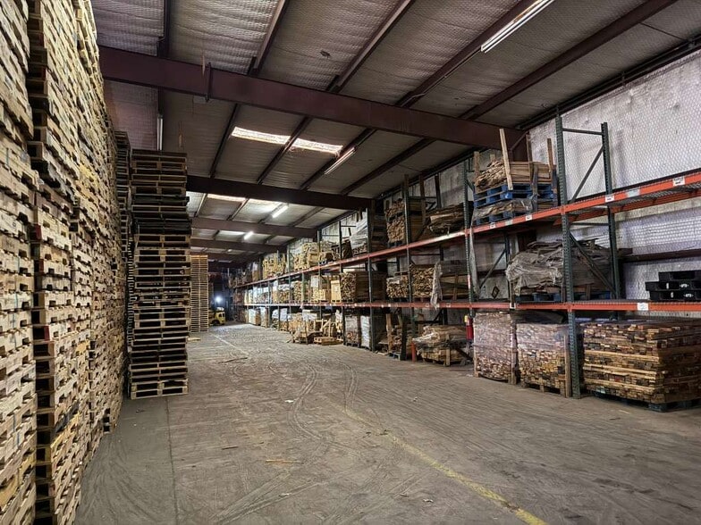 More Photos Of 8600 San Gabriel Dr, Laredo Warehouse For Lease