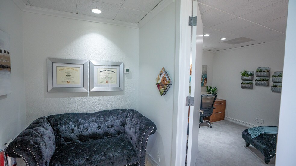 More Photos Of 2295 NW Corporate Blvd, Boca Raton Office Residential For Lease