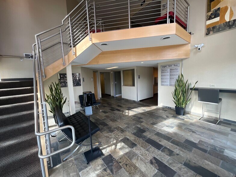 More Photos Of 825 San Antonio Rd, Palo Alto Office For Sale