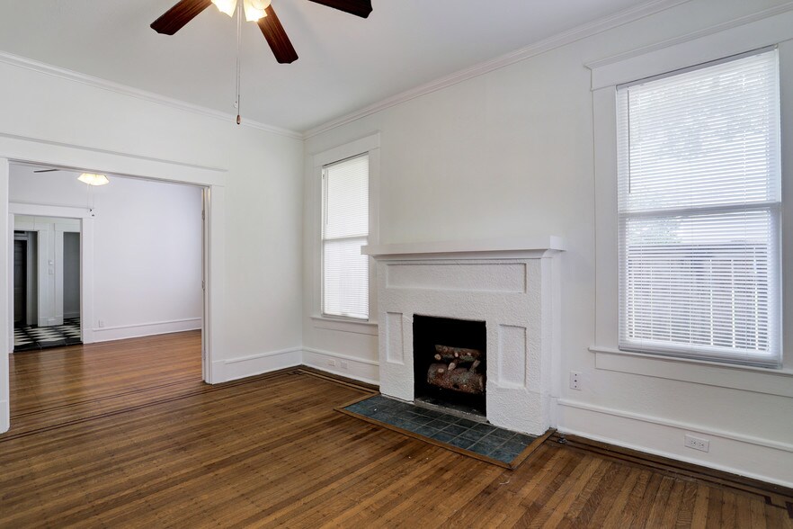 More Photos Of 4318 Kyle St, Houston Freestanding For Lease