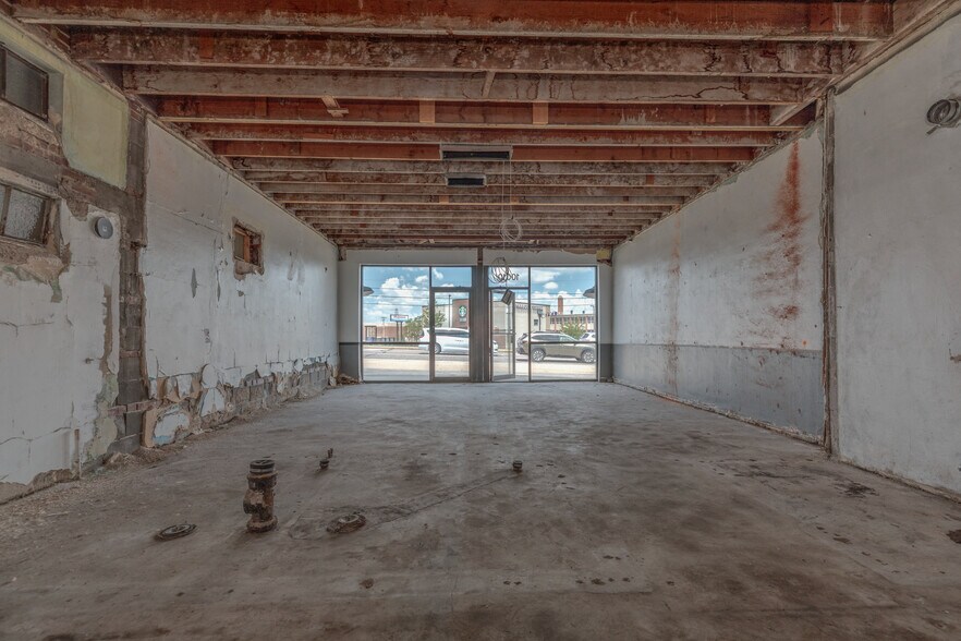 More Photos Of 10004 Gravois Rd, Saint Louis Storefront Retail Office For Lease