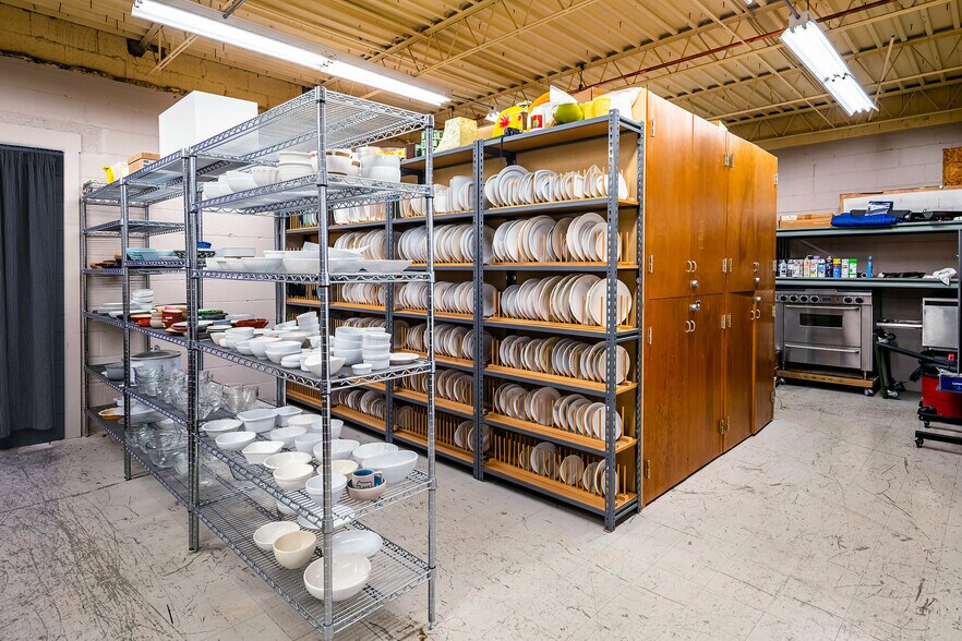 More Photos Of 3344 Central Pky, Cincinnati Storefront For Sale