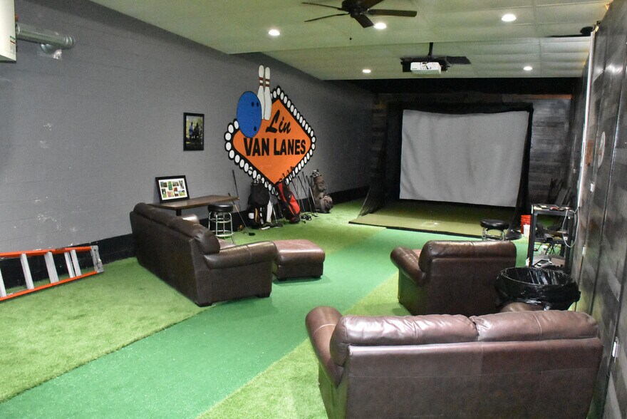 More Photos Of 11712 Hydetown Rd, Titusville Bowling Alley For Sale