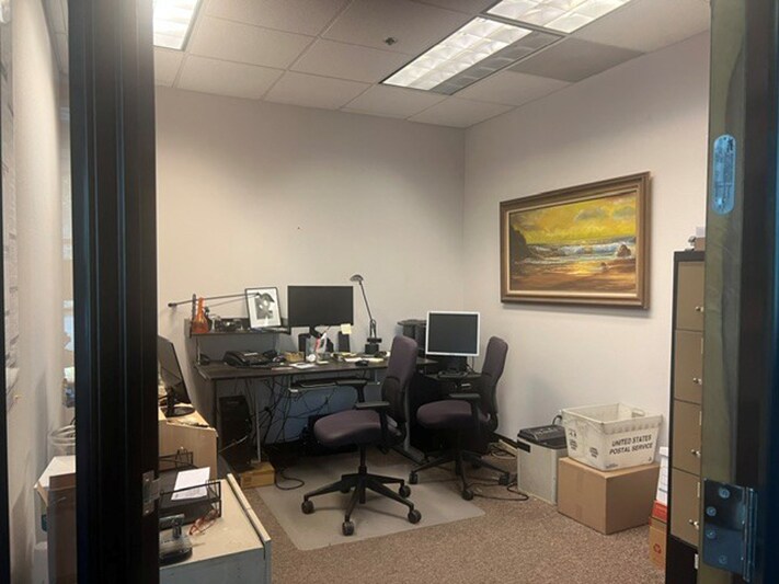 More Photos Of 30-38 Executive Ct, Napa Light Distribution For Lease