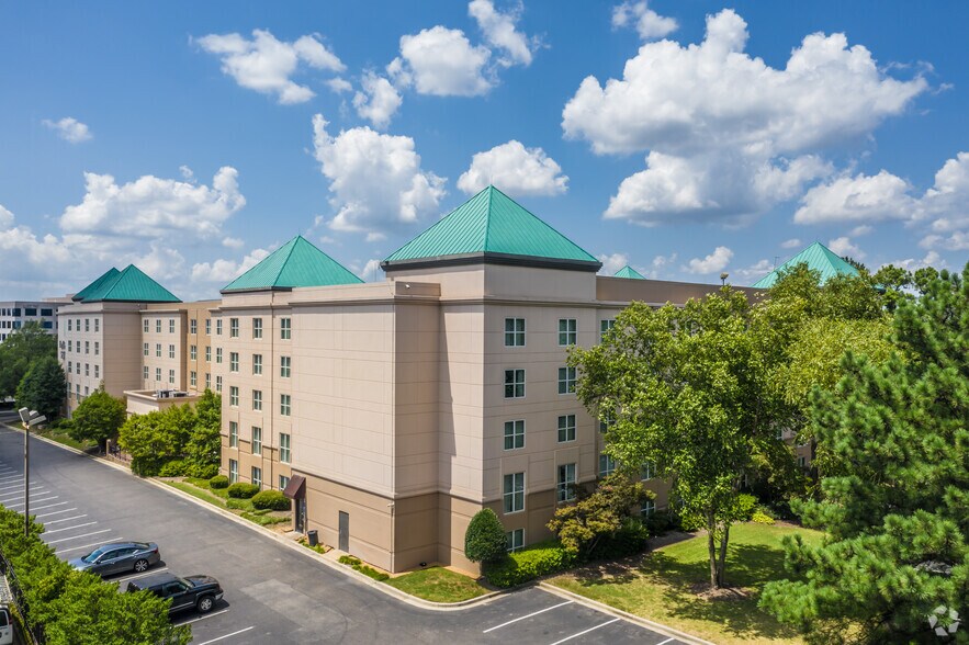 More Photos Of 1022 S Shady Grove Rd, Memphis Hotel For Lease