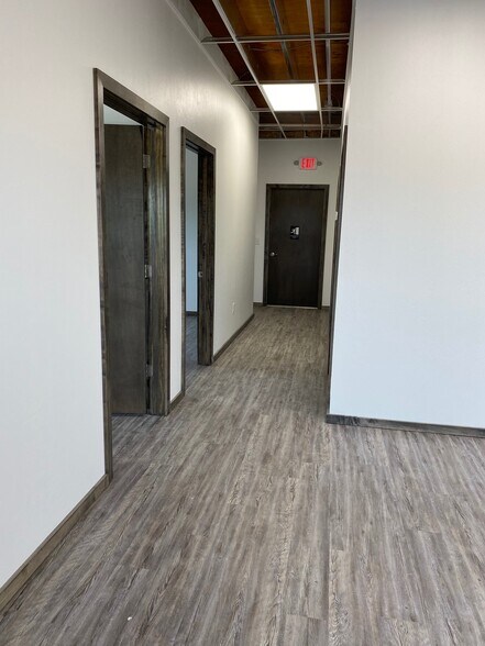 More Photos Of 8408 SW 23rd Pl, Oklahoma City Industrial For Lease