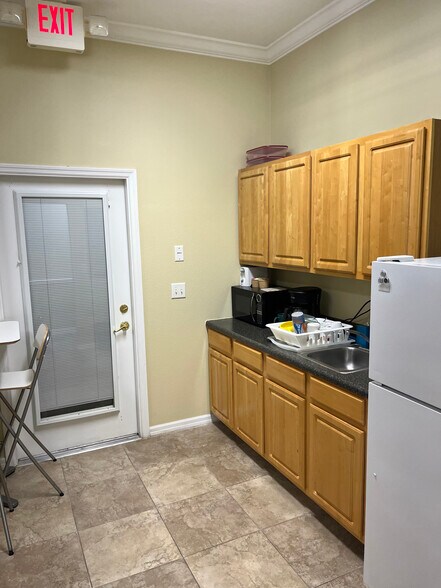 More Photos Of 2719 Letap Ct, Land O' Lakes Office Residential For Lease