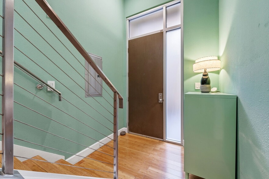 More Photos Of 133 The Promenade N, Long Beach Multifamily For Sale