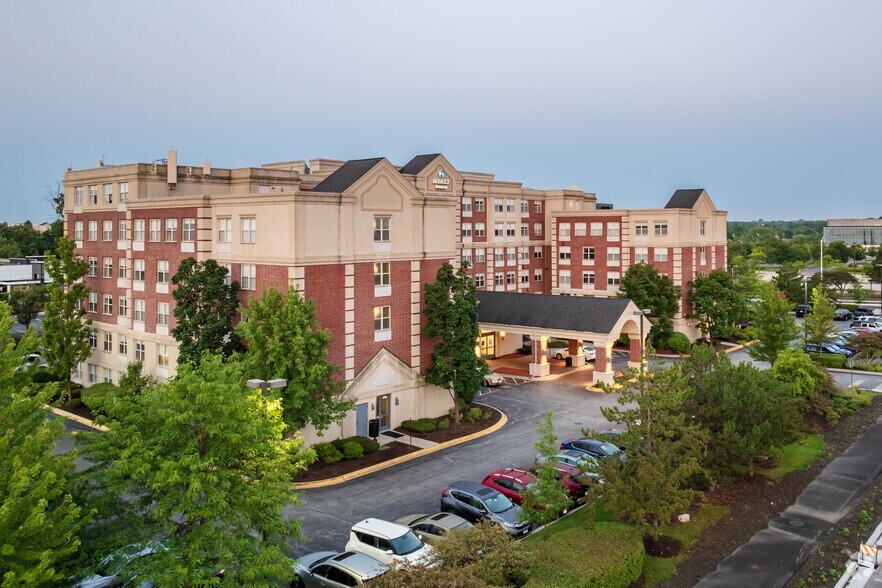 More Photos Of 1251 E American Ln, Schaumburg Hotel For Sale