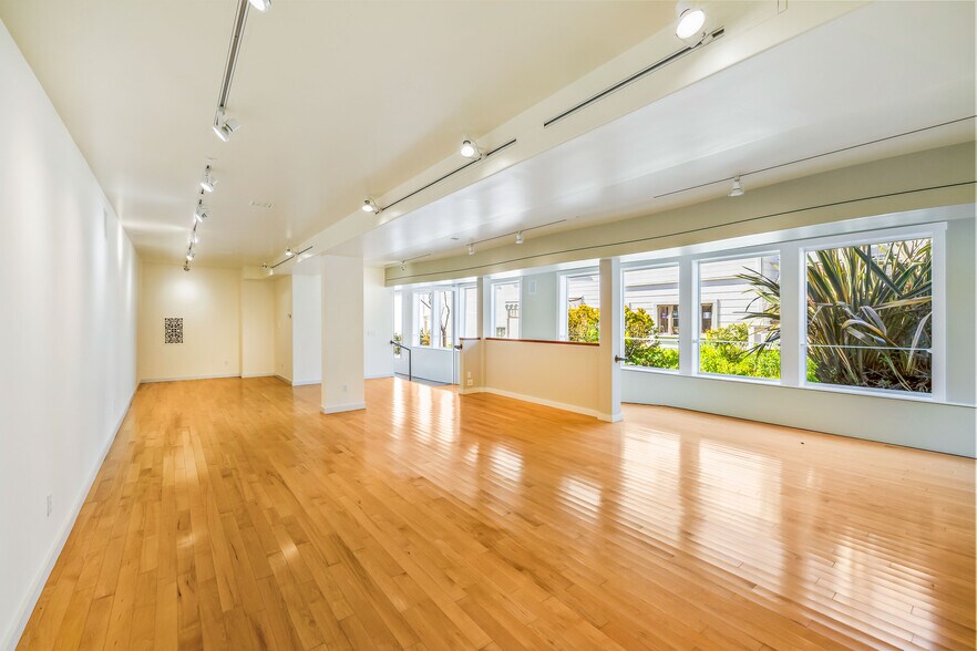 More Photos Of 45094 Main St, Mendocino General Retail For Sale