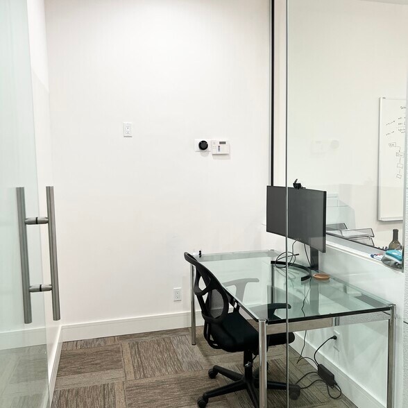 More Photos Of 12-20 N San Mateo Dr, San Mateo Medical For Lease