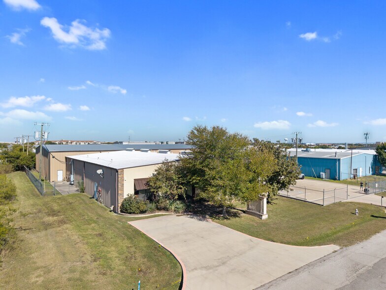 More Photos Of 1201 S Commercial Blvd, Arlington Warehouse For Sale