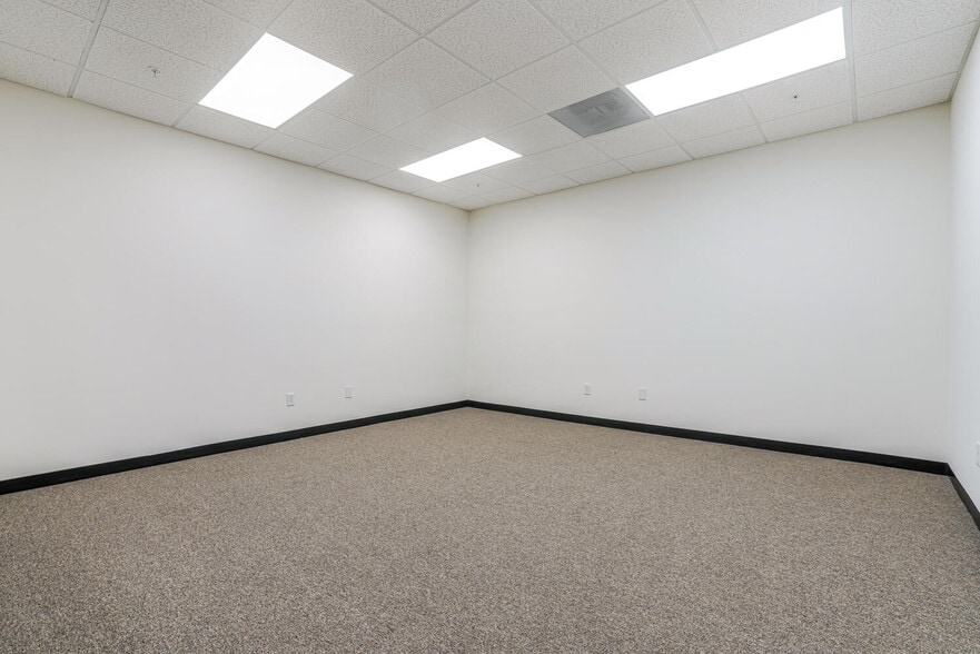 More Photos Of 17022 S Montanero Ave, Carson Warehouse For Lease