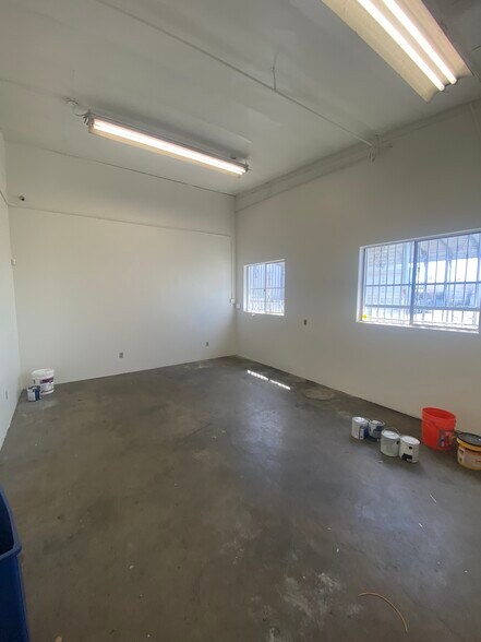 More Photos Of 1247 Brooks St, Ontario Contractor Storage Yard For Lease