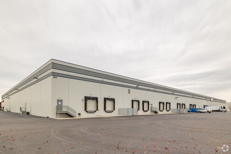 More Photos Of 651 E Gowen Rd, Boise Warehouse For Lease